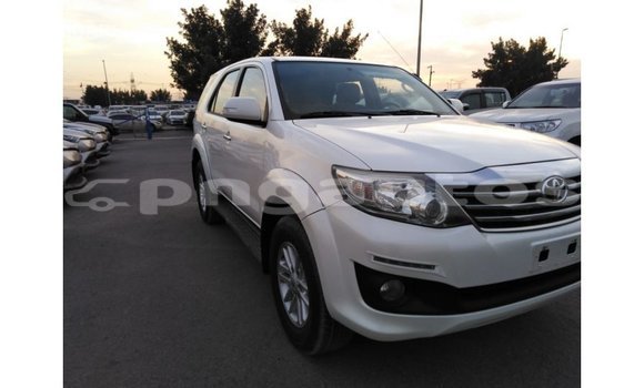 Buy Import Toyota Fortuner White Car in Import - Dubai in Enga Buy Import Toyota Fortuner White Car in Import - Dubai in Enga