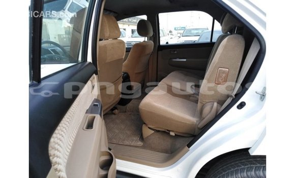 Buy Import Toyota Fortuner White Car in Import - Dubai in Enga Buy Import Toyota Fortuner White Car in Import - Dubai in Enga