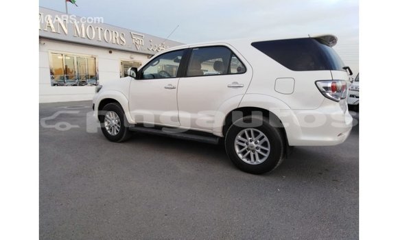 Buy Import Toyota Fortuner White Car in Import - Dubai in Enga Buy Import Toyota Fortuner White Car in Import - Dubai in Enga