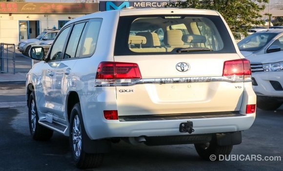 Buy Import Toyota Land Cruiser White Car in Import - Dubai in Enga Buy Import Toyota Land Cruiser White Car in Import - Dubai in Enga