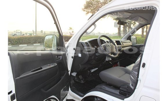 Buy Import Toyota Hiace White Car in Import - Dubai in Enga Buy Import Toyota Hiace White Car in Import - Dubai in Enga