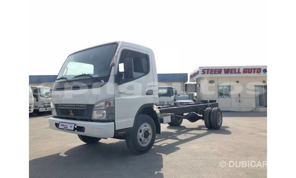 Buy Import Mitsubishi Carisma White Car in Import - Dubai in Enga Buy Import Mitsubishi Carisma White Car in Import - Dubai in Enga