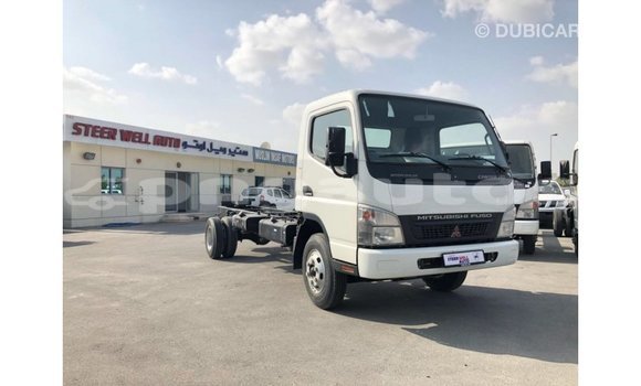 Buy Import Mitsubishi Carisma White Car in Import - Dubai in Enga Buy Import Mitsubishi Carisma White Car in Import - Dubai in Enga