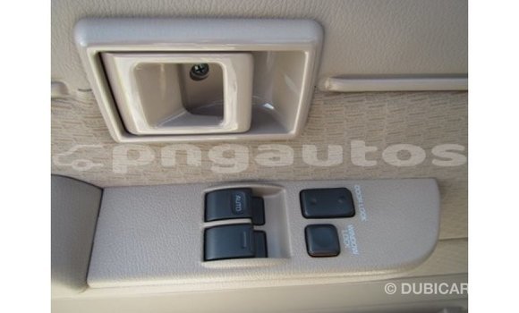 Buy Import Toyota Land Cruiser White Car in Import - Dubai in Enga Buy Import Toyota Land Cruiser White Car in Import - Dubai in Enga