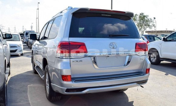Buy Import Toyota Land Cruiser Other Car in Import - Dubai in Enga Buy Import Toyota Land Cruiser Other Car in Import - Dubai in Enga