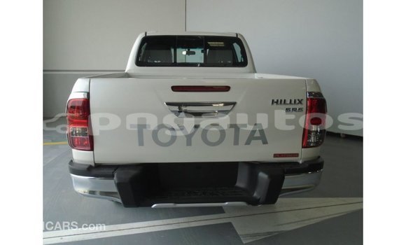 Buy Import Toyota Hilux White Car in Import - Dubai in Enga Buy Import Toyota Hilux White Car in Import - Dubai in Enga