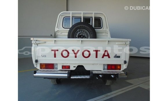Buy Import Toyota Land Cruiser White Car in Import - Dubai in Enga Buy Import Toyota Land Cruiser White Car in Import - Dubai in Enga