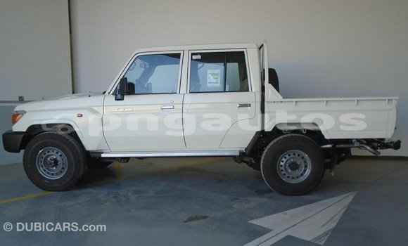 Buy Import Toyota Land Cruiser White Car in Import - Dubai in Enga Buy Import Toyota Land Cruiser White Car in Import - Dubai in Enga