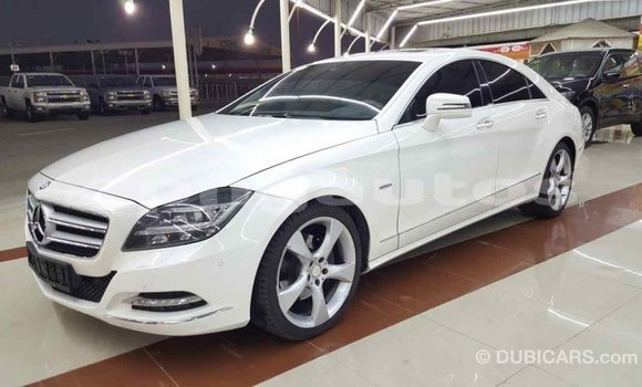 Buy Import Mercedes-Benz 190 (W201) White Car in Import - Dubai in Enga Buy Import Mercedes-Benz 190 (W201) White Car in Import - Dubai in Enga