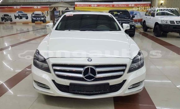 Buy Import Mercedes-Benz 190 (W201) White Car in Import - Dubai in Enga Buy Import Mercedes-Benz 190 (W201) White Car in Import - Dubai in Enga