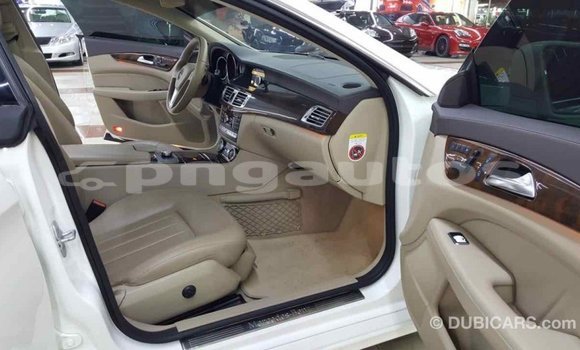 Buy Import Mercedes-Benz 190 (W201) White Car in Import - Dubai in Enga Buy Import Mercedes-Benz 190 (W201) White Car in Import - Dubai in Enga