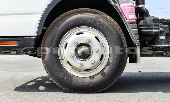 Acheter Import Voiture Mitsubishi Carisma Blanc à Import - Dubai, Enga Acheter Import Voiture Mitsubishi Carisma Blanc à Import - Dubai, Enga