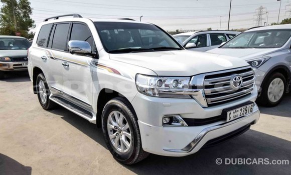 Buy Import Toyota Land Cruiser White Car in Import - Dubai in Enga Buy Import Toyota Land Cruiser White Car in Import - Dubai in Enga