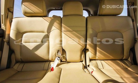 Buy Import Toyota Land Cruiser White Car in Import - Dubai in Enga Buy Import Toyota Land Cruiser White Car in Import - Dubai in Enga