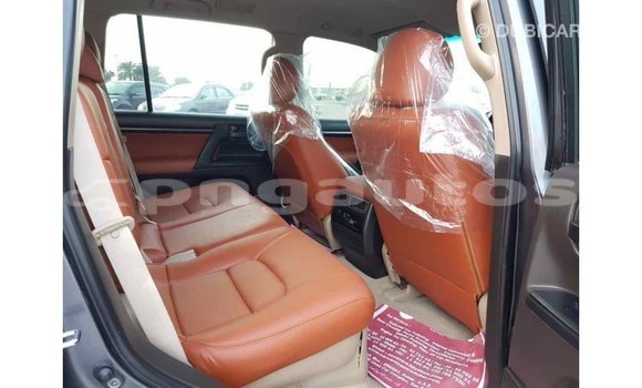 Buy Import Toyota Land Cruiser Other Car in Import - Dubai in Enga Buy Import Toyota Land Cruiser Other Car in Import - Dubai in Enga